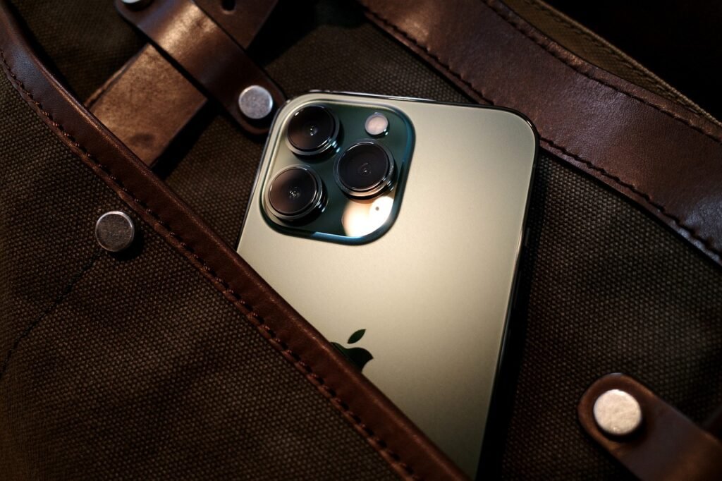smartphone, iphone, iphone 13, iphone 13 pro, tote bag, cell phone, green, lens, iphone 13, iphone 13, iphone 13, iphone 13, iphone 13
